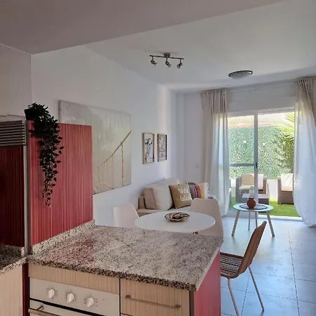 Precioso Bajo Con Jardin En Vera