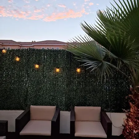 Precioso Bajo Con Jardin En